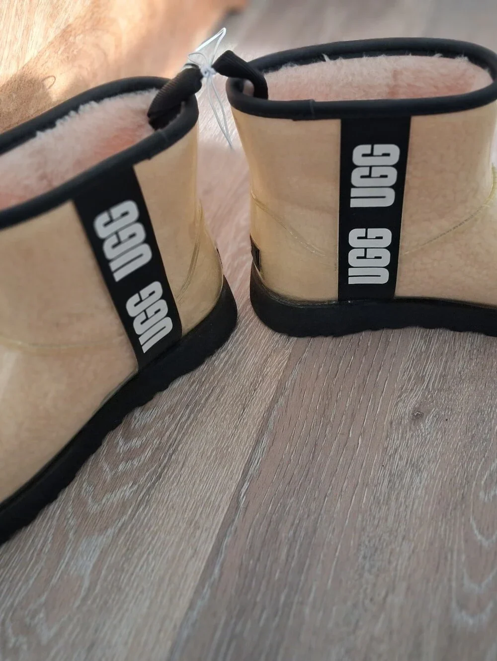 UGG AUSTRALIA CLASSIC ll BEIGE SHERPA CLEAR COVERED WINTER BOOT WOMENS SIZE 7